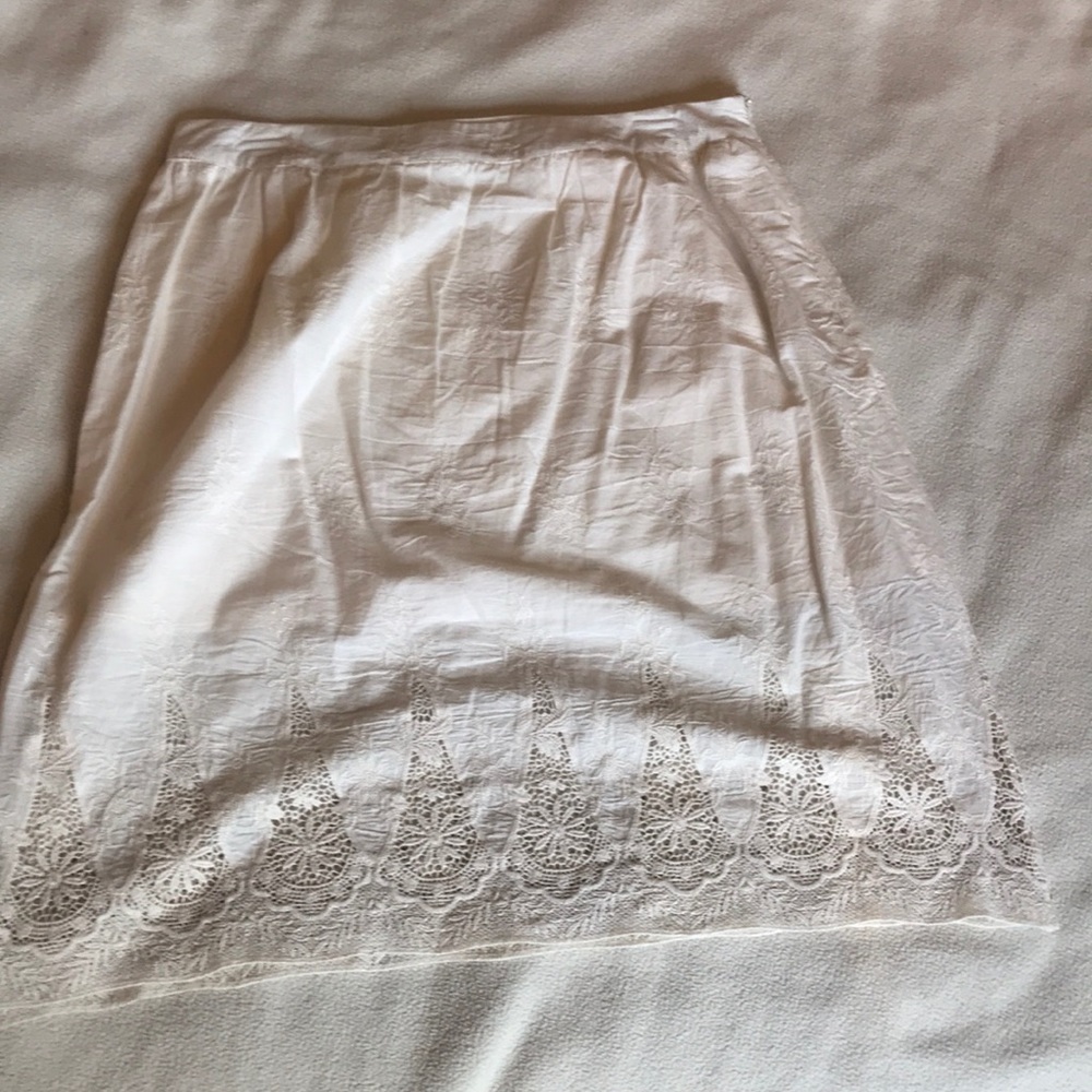 Adorable cream colored Adiva skirt